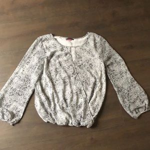 Vince Camuto Shirt Size Small